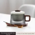Elegante Glasteetasse mit Holzgriff, 200 ml, graues geriffeltes Glas und Holzuntersetzer - 200ml (Mit Filter/Untersetzer/Löffel) / Salbeigrau