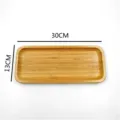 Primer plano de bandeja rectangular de bambú con medidas de 30 cm por 13 cm especificadas - Bandeja de Bambú / Bandeja de 30x13cm