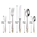 Tabella dettagliata di dimensioni e peso per il set di posate dorate in acciaio inox da 5 pezzi. - Five-Piece Set / Confezione da 5 pezzi