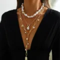 Elegante set di collane a strati con perle barocche e catena d'oro a forma di Y per donna - Set Di Collane Di Perle Multistrato (Oro 3 Pezzi) / Set di 3 pezzi / Oro