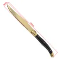 Coltello da bistecca in acciaio inossidabile dorato con manico nero da 230 mm di lunghezza. - Coltello placcato oro con manico in plastica nera