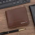 Cartera corta clásica de cuero marrón para hombre con el logo de la marca Menbense - Marrón Claro