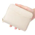 Compacte beige generfde lederen kaarthouder met meerdere externe sleuven en ritssluiting - Wit (K949-1A)