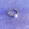 Elegant gold open ring featuring a white pearl and marquise zircon leaf accents. - Leaf Pearl Rhinestone Style (J0014) / Adjustable Open