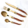 Elegante set di posate dorate da 4 pezzi in acciaio inox con manici con venature del legno - Set da 4 pezzi coltello forchetta cucchiaio