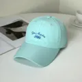 Detailaufnahme der schnelltrocknenden hellblauen Baseballkappe mit Los Angeles Stickerei - Los Angeles 1986 Stickerei Stil / Hellgrün