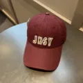 Primer plano de gorra de béisbol burdeos con bordado JKSY ONE en estampado de leopardo - Adulto 55-58cm / Rojo vino JKSY