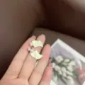 Cream floral petal earrings with elegant pearl studs in minimalist vintage style - Petal Pearl Style (E3068) / Cream