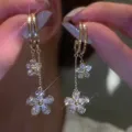 Vintage gold-finish flower earrings with sparkling rhinestones - Five-Petal Flower Double-Layer Pendant Style (E3125) / Gold