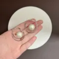 Französische Vintage-Silberohrringe mit doppelter Schwebung und Perle - Doppelschichtiger Reifen Künstliche Perle Ohrring Stil (E5384) / Silber