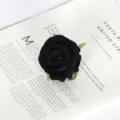 Tête de rose en flanelle artificielle noire 7cm pour décoration de gâteau de mariage. - Noir