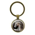 Portachiavi in bronzo vintage con rilievo di cavallo dettagliato sotto cupola di vetro - Rilievo Cavallo Vintage (XSWX9403) / Bronzo Antico