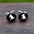 Elegante zilveren manchetknopen met silhouet van dansend paar op zwarte glazen cabochon - Dans Silhouette (5HXK0108-6)