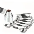 Edler Edelstahl Messbecher und Löffel Set mit Silikongriffen und Abstreicher zum Backen. - Schwarzes Messbecher- und Messlöffel-Set, 14-teilig