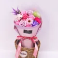 Mooi boeket van 11 gemengde zeeprozen in roze en paars cadeauverpakking met mandje - Koreaanse Stijl 11 Rozen / Zonder Handtas / Roze