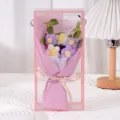 Handgemachte Häkeln Gänseblümchen Blumenstrauß Geschenkbox transparente Verpackung romantisches Geschenk - Mit LED-Licht / Violette Pufferblume