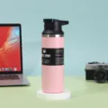 Edelstahl vakuumisolierten Sport Trinkflasche mit tragbarem Deckel im Detailaufnahme. - 500ml / Rosa