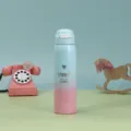 Vista detallada de la botella termica de acero inoxidable con degradado azul y rosa. - 500ml / Degradado Azul Lago y Rosa