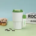 Edelstahl Vakuum isolierter Kaffeebecher mit Tragegurt und praktischem Doppeltrinkdeckel. - Weiß Grüner Deckel