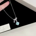 Collar de flor de cuatro hojas azul claro con colgante de estrella y cadena de plata - Collar de Trébol Azul (R1829)