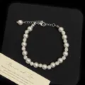 Bracelet élégant en perles et boules de strass avec chaîne réglable en argent - Bracelet de Perles Blanches en Boule de Strass (R2446)
