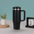 Gobelet isotherme 30oz avec poignee, tasse de voyage en acier inoxydable noir pour boissons. - 30oz / Noir