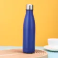 Einfarbige isolierte Edelstahl Wasserflasche, doppelwandige Thermoskanne für Outdoor-Reisen. - 500ml / Blau