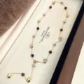 Elegant Maillard style necklace with natural tiger eye beads and pearls in gold finish - Textured Metal Pearl Tiger's Eye Chain (R2721)