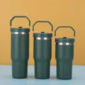 Gruener Edelstahl Becher Set, 20oz Reisebecher mit Tragegriff und vakuumisolierter Leistung. - 20oz / Dunkelgrün