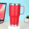 Bicchiere isolante in acciaio inossidabile rosso con manico, tazza da caffè da viaggio. - 20oz / Scarlatto