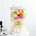 Élégant bouquet de roses en savon dans une boîte cadeau cylindrique transparente - Champagne