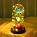 Detalle de cúpula de rosa de cristal LED, luces de hadas y flor artificial regalo. - Azul claro