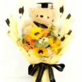 Abschlussgeschenk Blumenstrauß mit Plüsch Bär Sonnenblumen Seifenrosen Geschenkpapier. - Champagner Doktor Bär