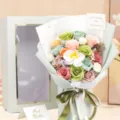 Elegant 18pcs multi-colored artificial soap roses bouquet in premium gift box set - Window Gift Box Manta Bouquet (18 Flowers, Monet Green) / With Tote Bag