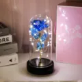 Blaue Folienrose in Glaskuppel mit LED-Lichterkette, romantische Tischdeko zum Valentinstag. - Paket 1 Standardmodell / Einzelne Goldfolie - Buntes Blau