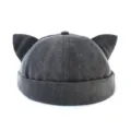 Primo piano del berretto grigio scuro con orecchie di gatto, dettaglio casual. - Adulto 55-58cm / Grigio scuro