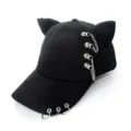Schwarze Gothic-Baseballkappe mit 3D-Katzenohren und dekorativen Metallketten-Ringen - Erwachsene 55-58cm / Kettendekor / Kette Schwarz