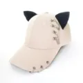 Beige Baumwoll-Baseballkappe mit schwarzen Katzenohren, Metallringen und Ketten - Erwachsene 55-58cm / Kettendekor / Kette Beige