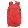 Leichter roter Wanderrucksack mit grauen Gurten, robuster Reise-Daypack für Outdoorsport. - Rot