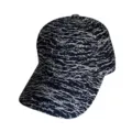 Vue detaillee de la casquette de baseball en denim lave imprime avec un motif abstrait. - Adulte 55-58cm / Bleu Marine