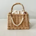 Handmade woven wicker gift basket with drawstring lining and luxury decorative pearl chain - 原木色 (配珍珠链)