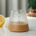 Strukturierter Borosilikatglas-Fuji-Becher mit Milchkaffee für das Frühstück zu Hause - 350ml / Gehämmerter Vulkanbecher