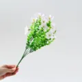 Bouquet de fleurs sauvages d'eucalyptus artificielles, petites fleurs blanches pour déco. - Blanc à bords roses