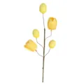 Rama decorativa de Pascua con tulipanes amarillos y huevos moteados para fiesta del hogar. - Amarillo