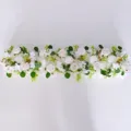 Fila di fiori artificiali con rose bianche e foglie per decorazioni nuziali eleganti - Stile Bianco 1
