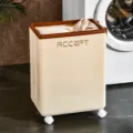 Cesto para ropa sucia color crema de gran capacidad con ruedas y relieve - Crema