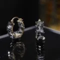 Eleganti orecchini a cerchio dorati con strass grigio scuro quadrati geometrici. - Nero-Grigio (R0255)