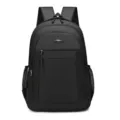 Mochila de viaje negra duradera con gran capacidad, diseño impermeable y compartimentos. - Negro