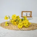 Flores artificiales de seda amarilla cinco cabezas para decoración del hogar salón fotografía. - Amarillo