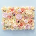 Pared de flores artificiales con rosas rosas y durazno para fondo elegante de boda. - Champaña Claro